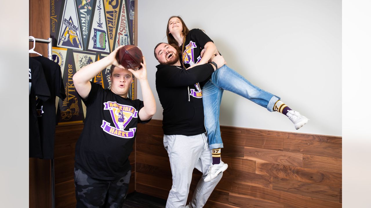 Vikings' Harrison Phillips keeping busy off field with charity