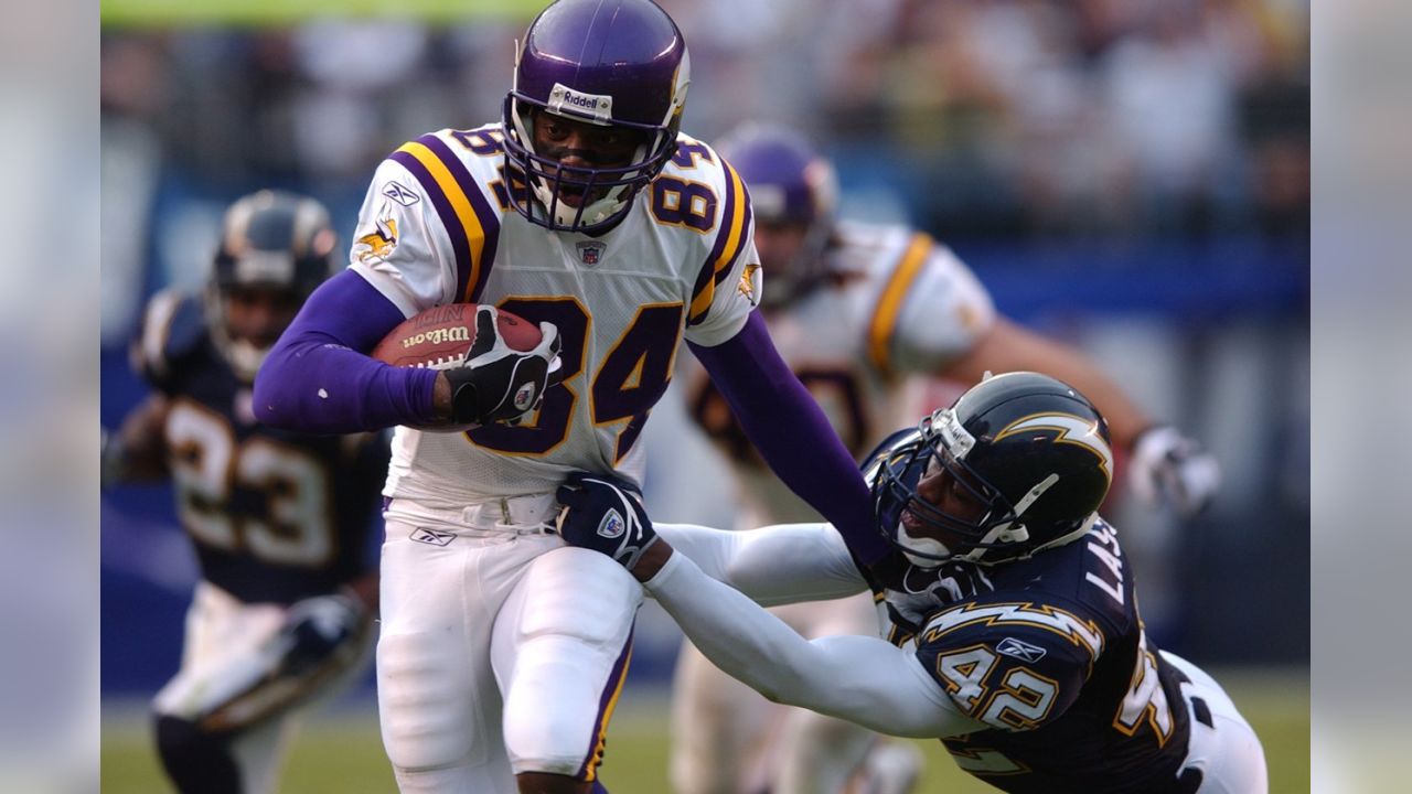 Vikings to induct Randy Moss, Ahmad Rashad into ring of honor