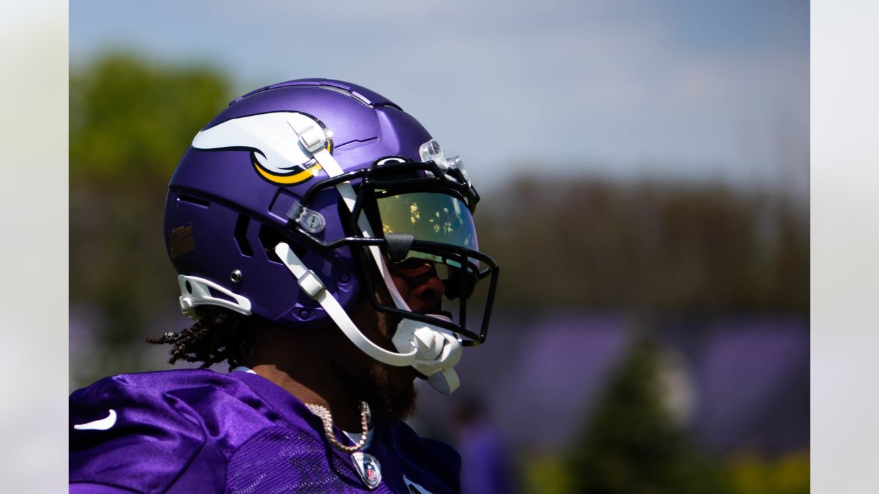 Kirk Cousins spotted wearing a fancy new helmet at OTAs