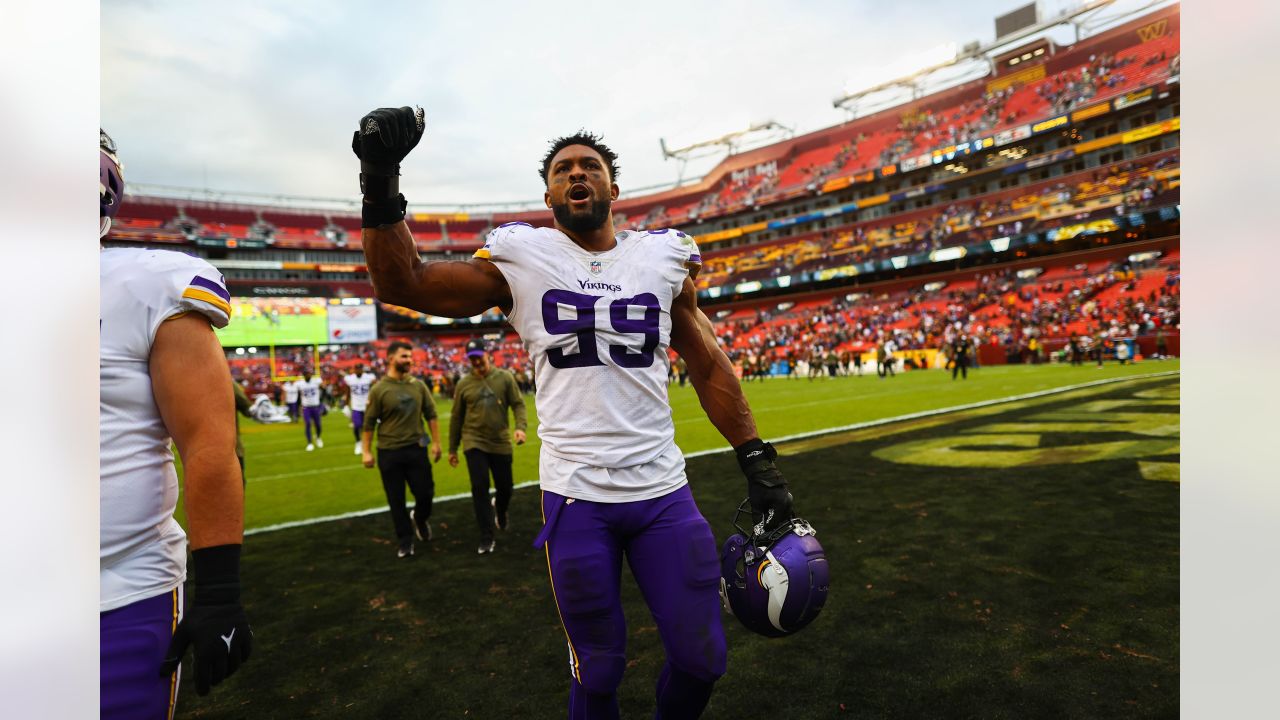 Vikings' Kirk Cousins celebrates emotional win in first game back in  Washington – Twin Cities