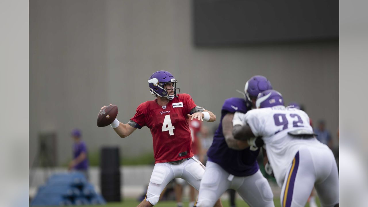 Minnesota Vikings defensive tackle Armon Watts (96) stretches during the  NFL football team's training camp in Eagan, Minn., Wednesday, July 27,  2022. (AP Photo/Abbie Parr Stock Photo - Alamy