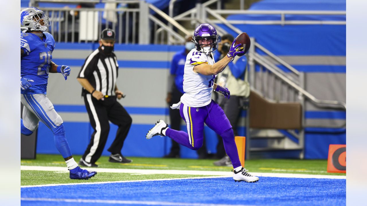 Cousins throws 3 TDs, Vikings end with 37-35 win over Lions