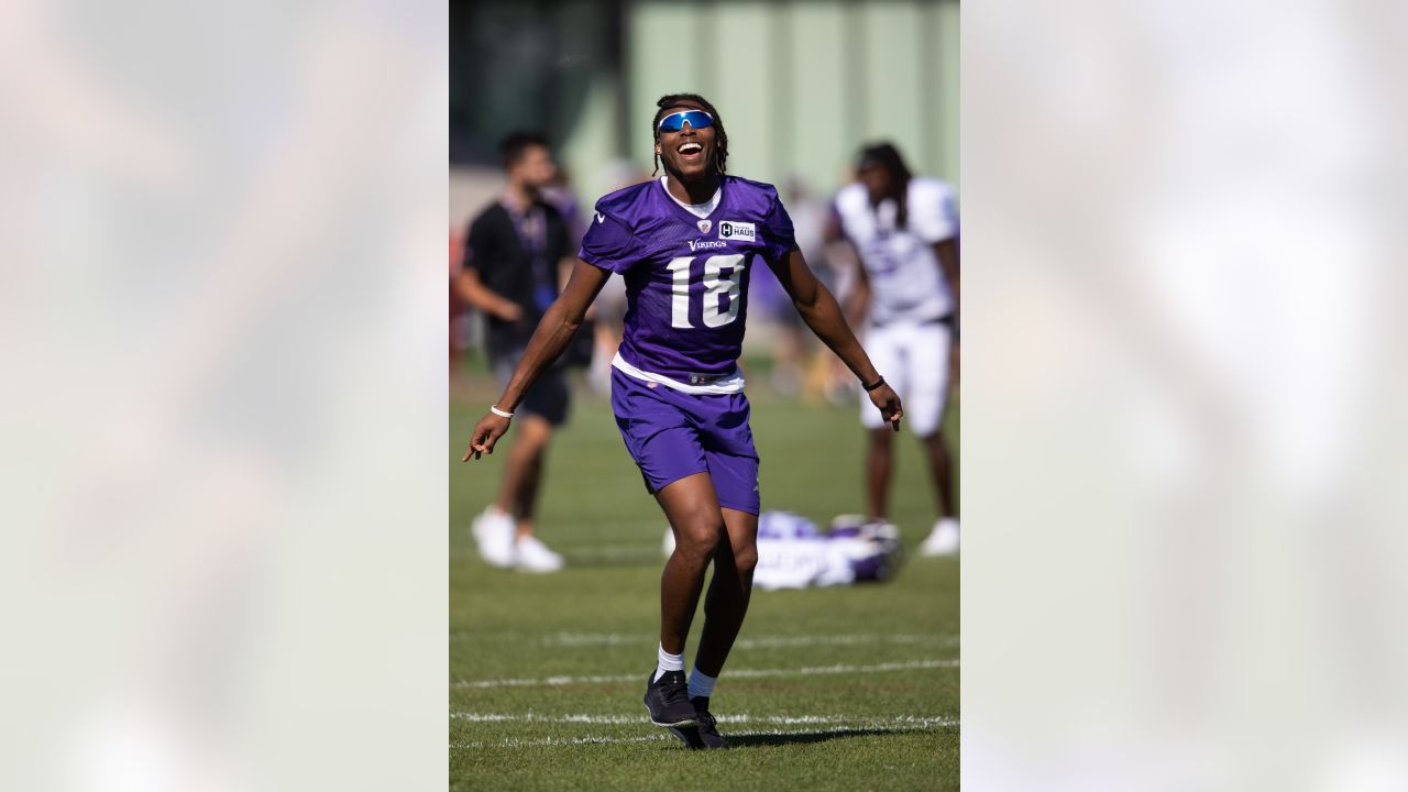 Kellen Mond Soaks Up QB Info During Drizzly 1st Vikings Practice