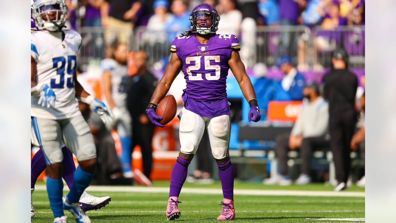 Minnesota Vikings middle linebacker Eric Kendricks (54) defends during the  third quarter of an NFL football game, Sunday, Oct. 6, 2019, in East  Rutherford, N.J. (AP Photo/Adam Hunger Stock Photo - Alamy