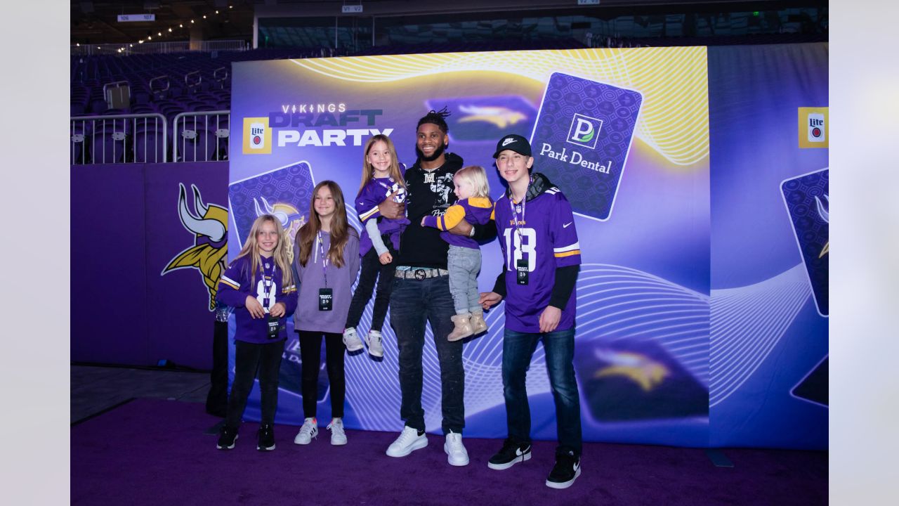 vikings draft trade 2022