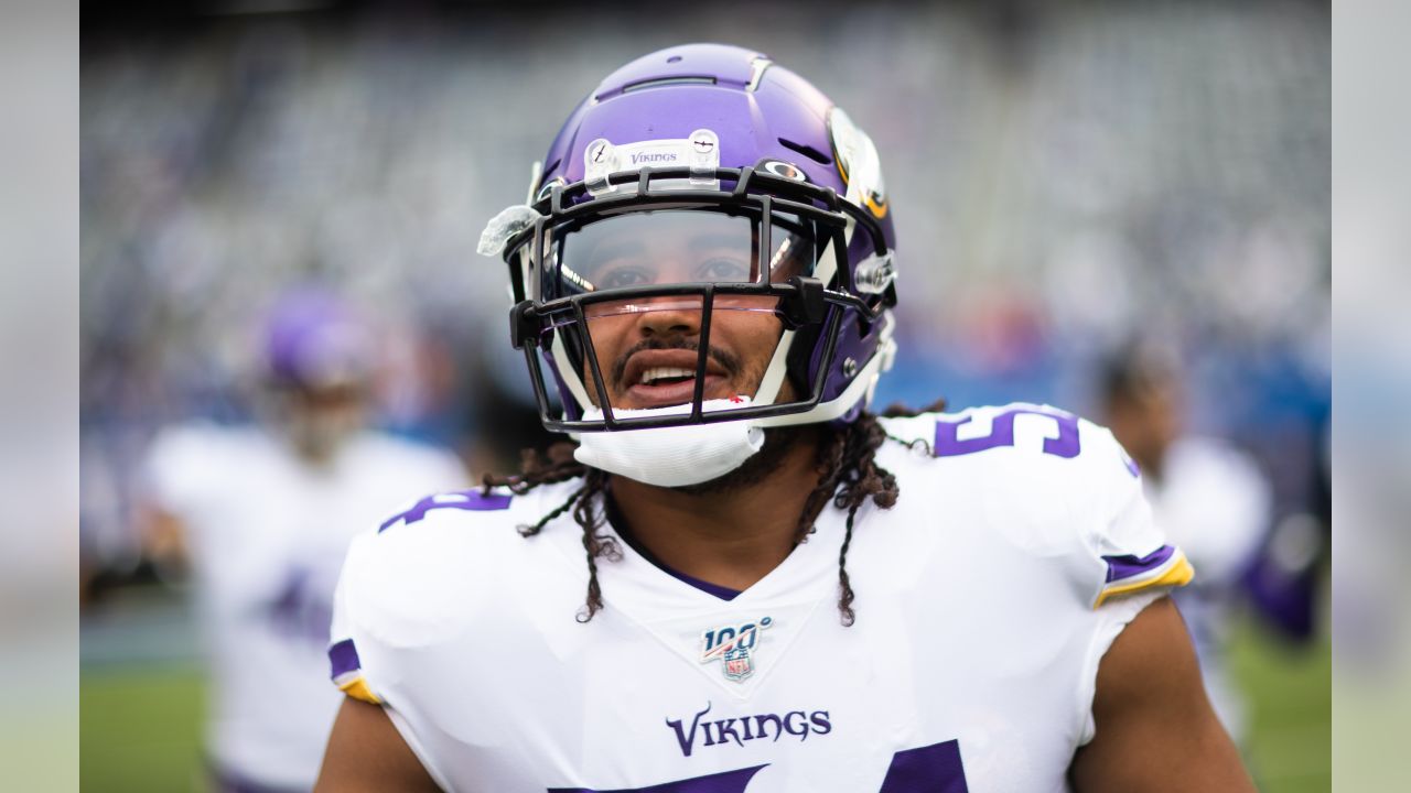 Watch: Vikings' Eric Kendricks slams beer, celebrates at LA Kings game -  Bring Me The News