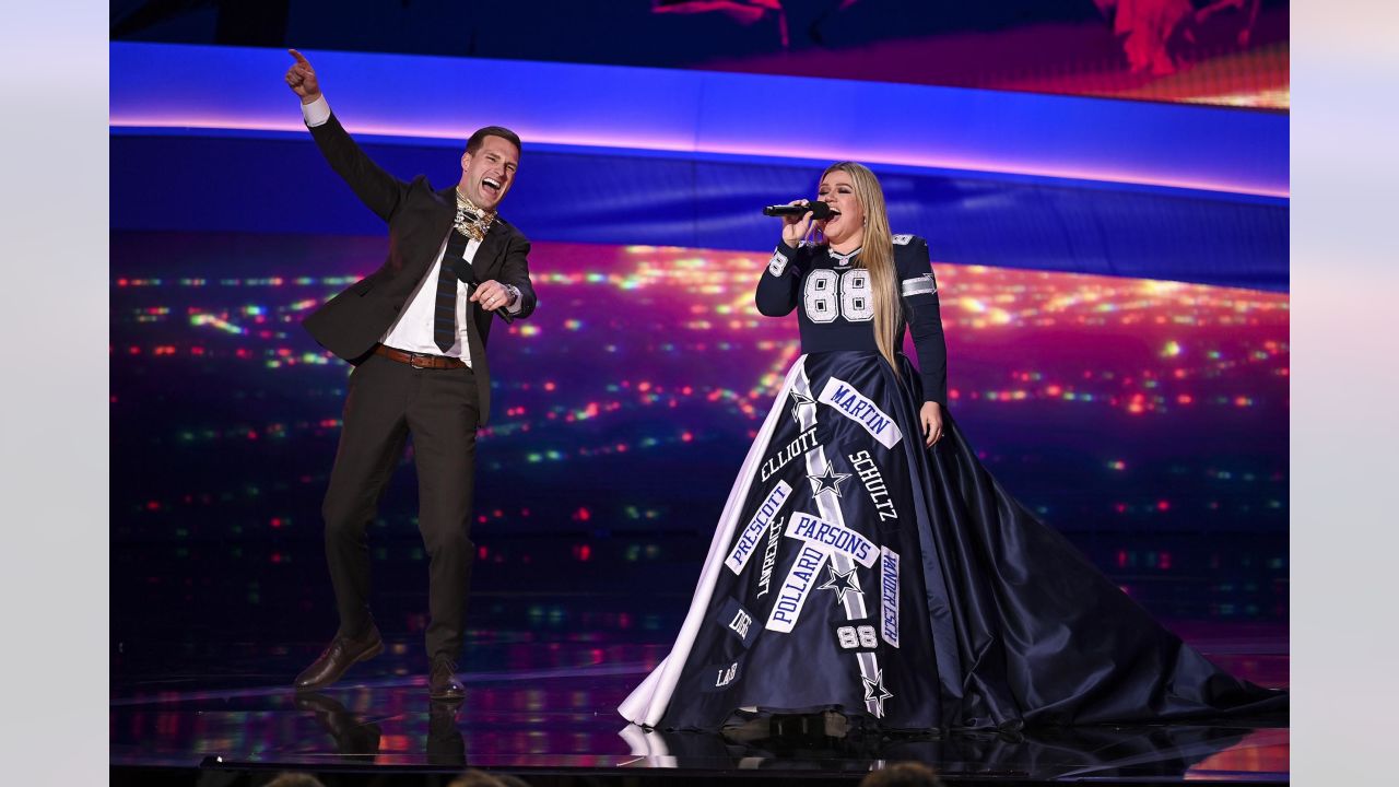 Nike NFL Dallas Cowboys Jersey worn by Kelly Clarkson as seen in