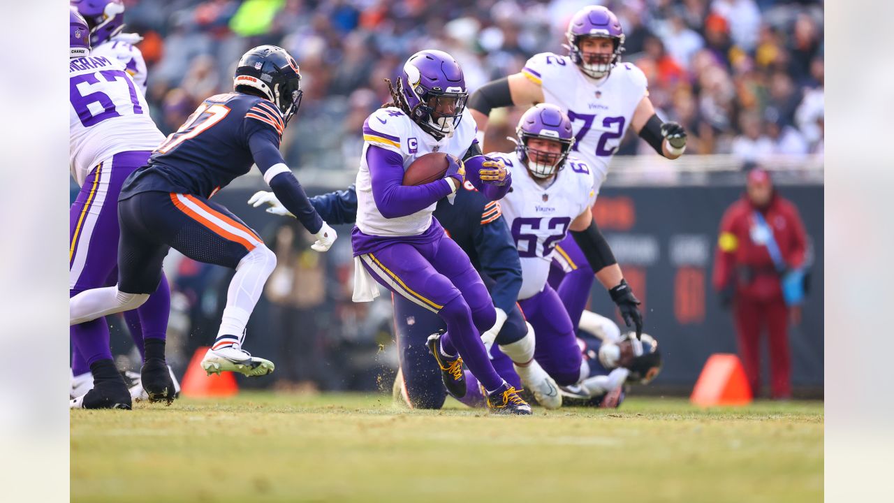 Chicago Bears beat the Minnesota Vikings in an NFL football game