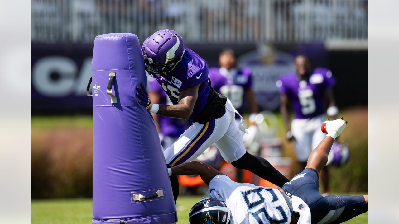 Tennessee Titans tight end Chigoziem Okonkwo (85) in action during the  first half of an NFL preseason football game against the Minnesota Vikings,  Saturday, Aug. 19, 2023 in Minneapolis. Tennessee won 24-16. (