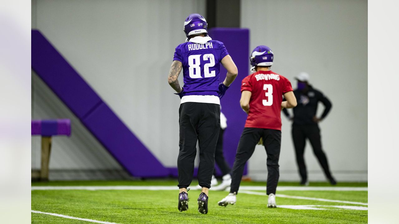 Vikings Guard Ezra Cleveland to Miss Week 11 Game vs Cowboys