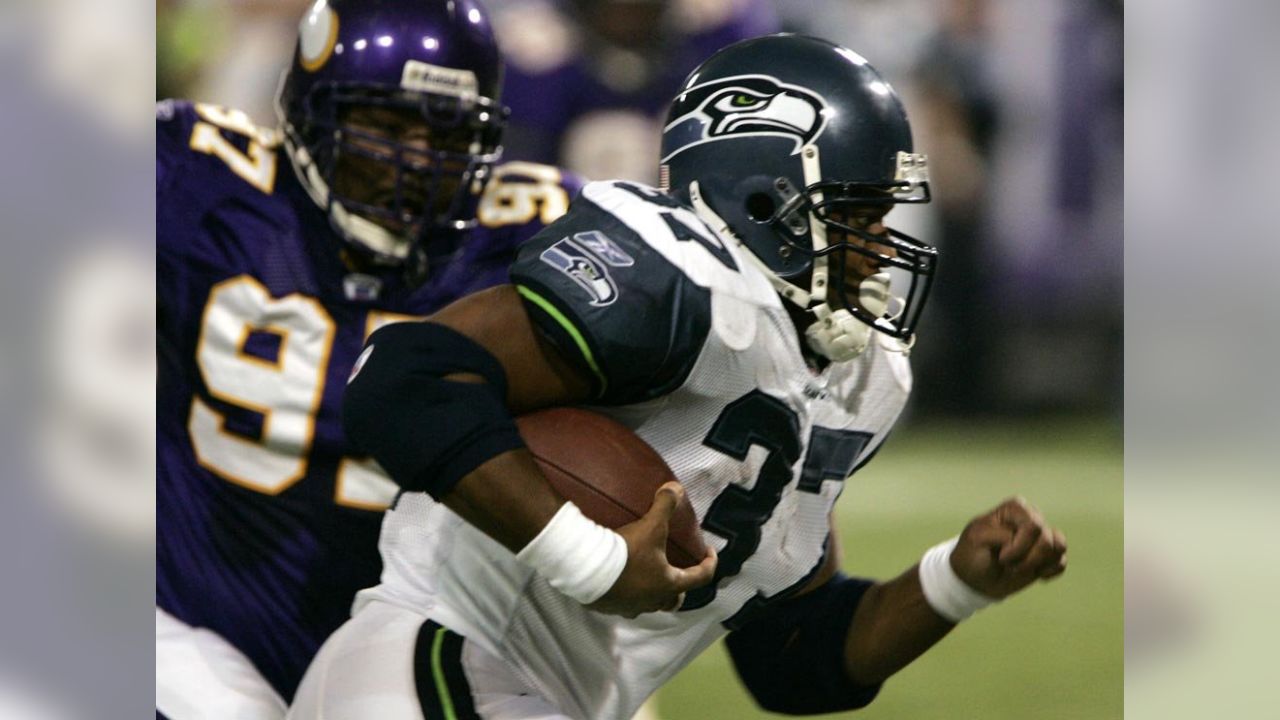 Minnesota Vikings safety Lewis Cine (6) gets set during an NFL pre-season  football game against the Seattle Seahawks, Thursday, Aug. 10, 2023 in  Seattle. (AP Photo/Ben VanHouten Stock Photo - Alamy