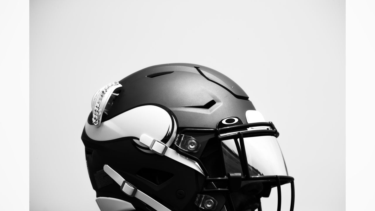 Uni Watch on the aesthetics of the new Schutt F7 helmet - ESPN