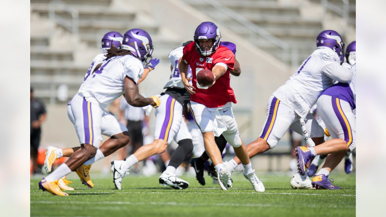 With 31 players sitting, Vikings lose preseason opener to Broncos 33-6