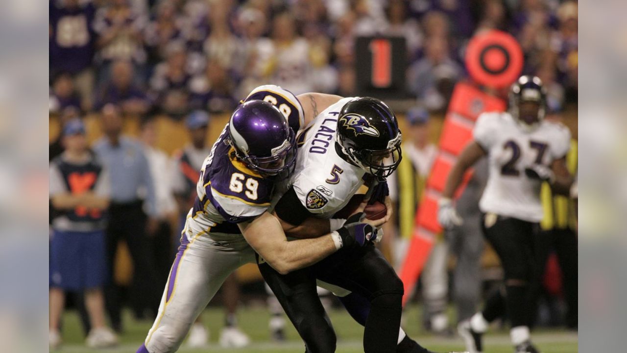 Jared Allen Signs One-Day Contract To Retire A Viking : r/nfl