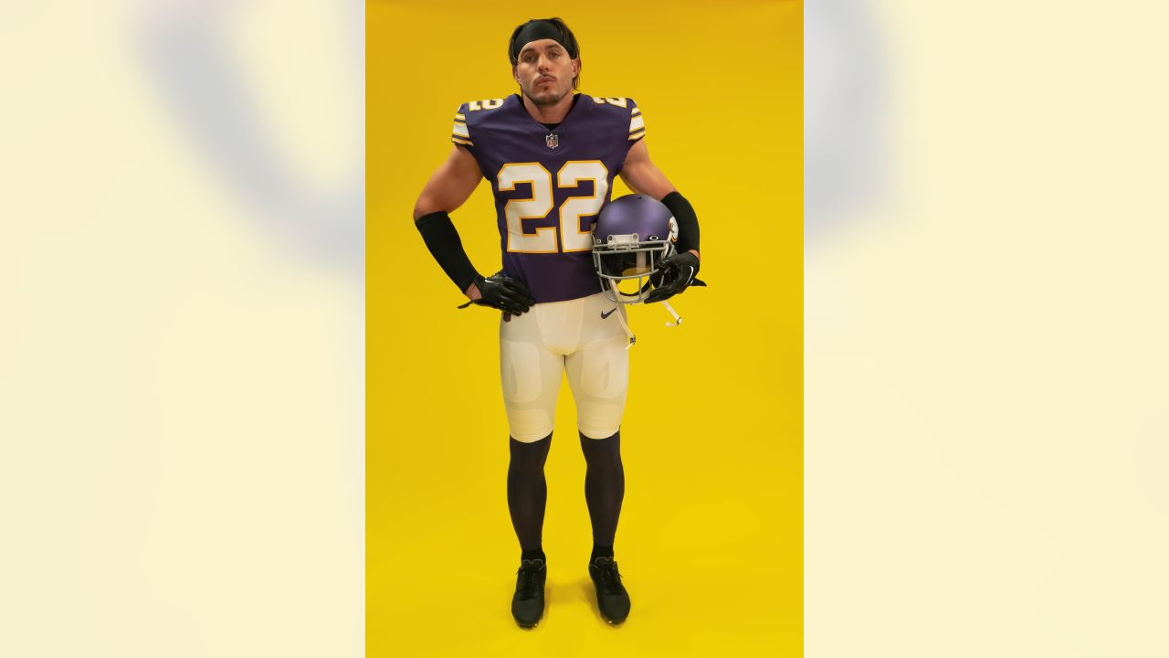 Vikings unveil 'classic' uniforms for game against Tampa Bay -  5  Eyewitness News