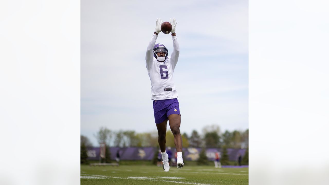 Rookie safety Lewis Cine told to take charge at Vikings rookie minicamp –  Twin Cities