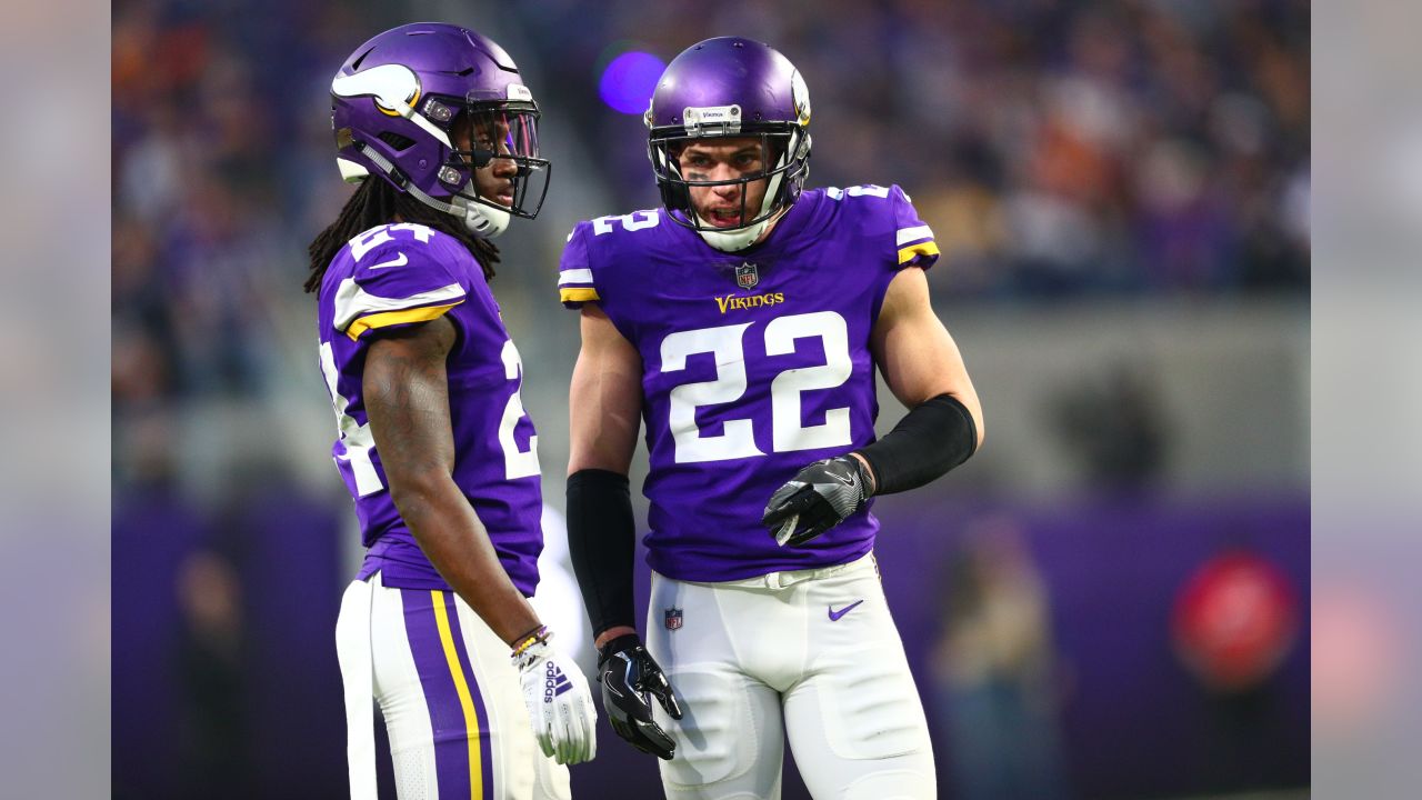 Adam Thielen on verge of breaking Vikings' 1,000-yard receiving