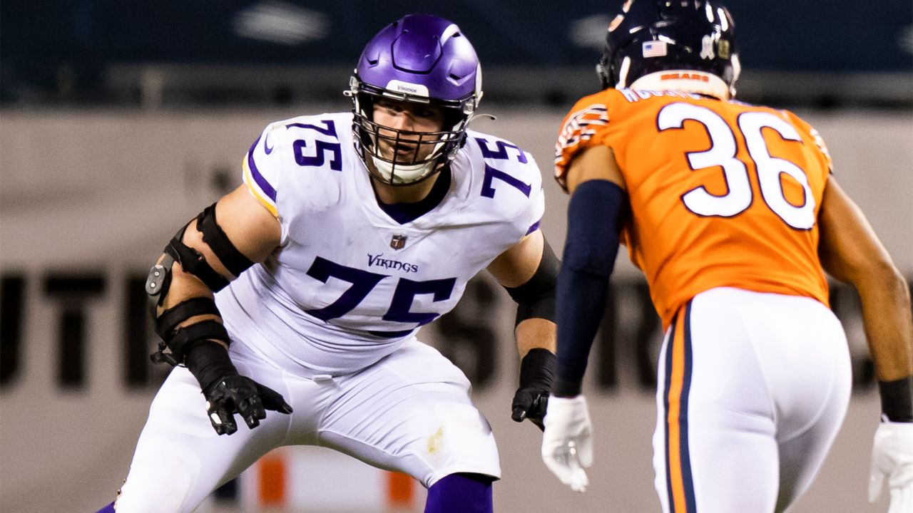 How a stint on the COVID list changed Vikings center Garrett Bradbury's  approach - Bring Me The News