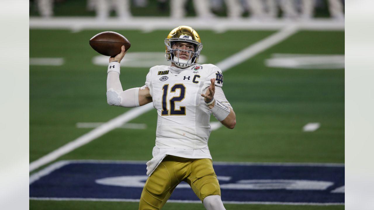 2021 NFL draft: Saints pick Notre Dame QB Ian Book, who fits a trend