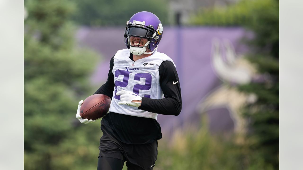 Minnesota Vikings rookie Lewis Cine missing from training camp night  practice - Sports Illustrated Minnesota Sports, News, Analysis, and More