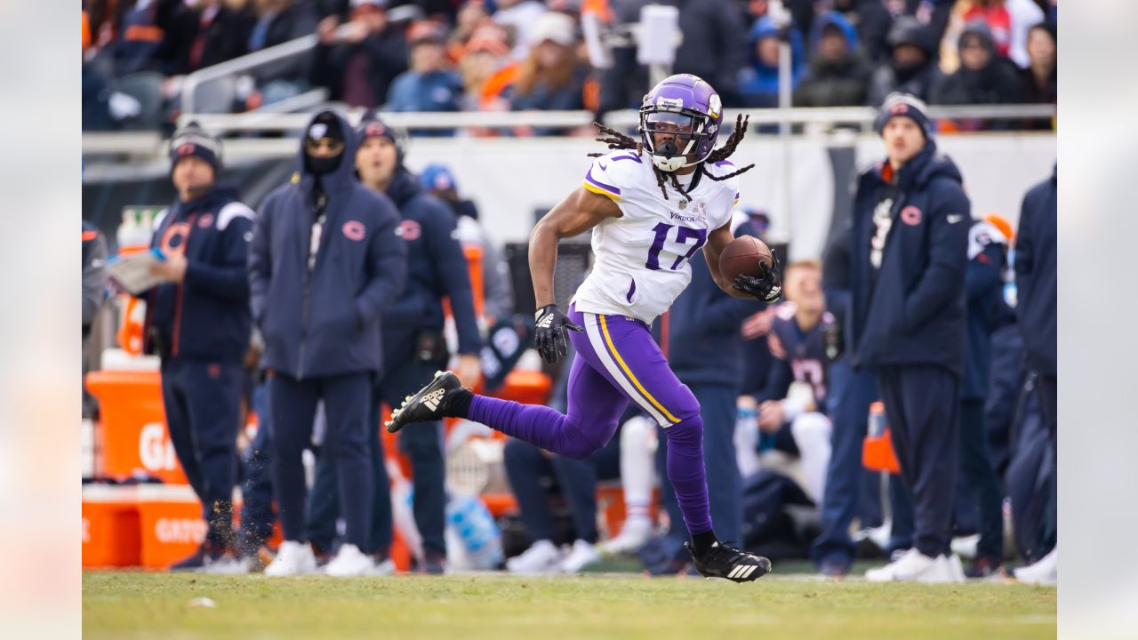 Minnesota Vikings tight end Josh Oliver (84) takes part in drills during an  NFL football team practice in Eagan, Minn., Wednesday, May 3, 2023. (AP  Photo/Abbie Parr Stock Photo - Alamy