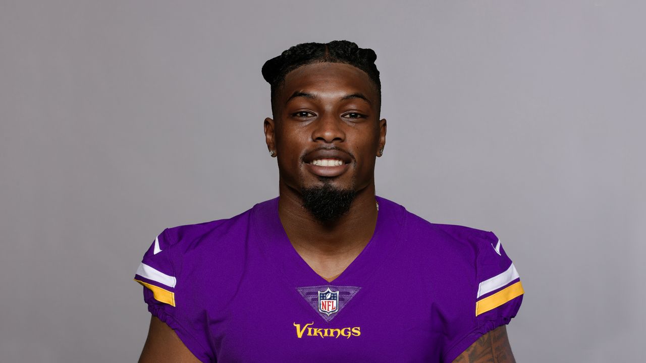 Minnesota Vikings guard Chris Reed takes part in drills at the NFL football  team's practice facility in Eagan, Minn., Wednesday, June 8, 2022. (AP  Photo/Bruce Kluckhohn Stock Photo - Alamy