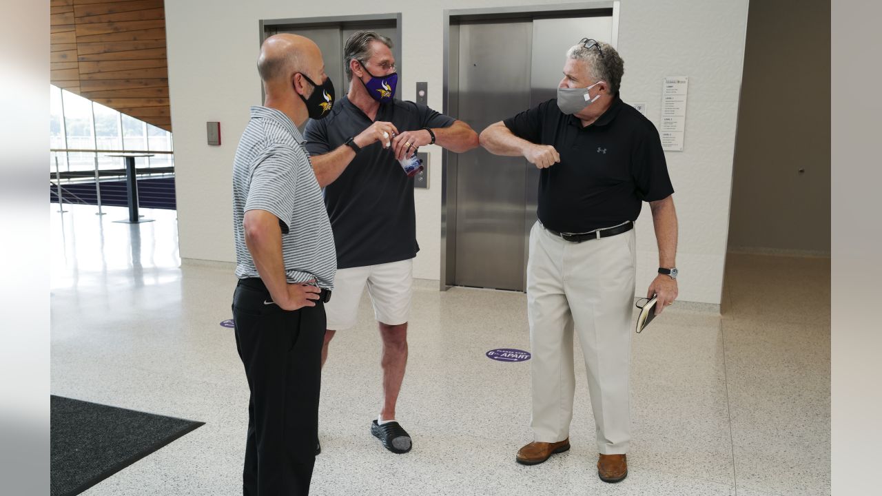 PETER KING TOURS VIKINGS FACILITY & DISCUSSES NFL COVID-19