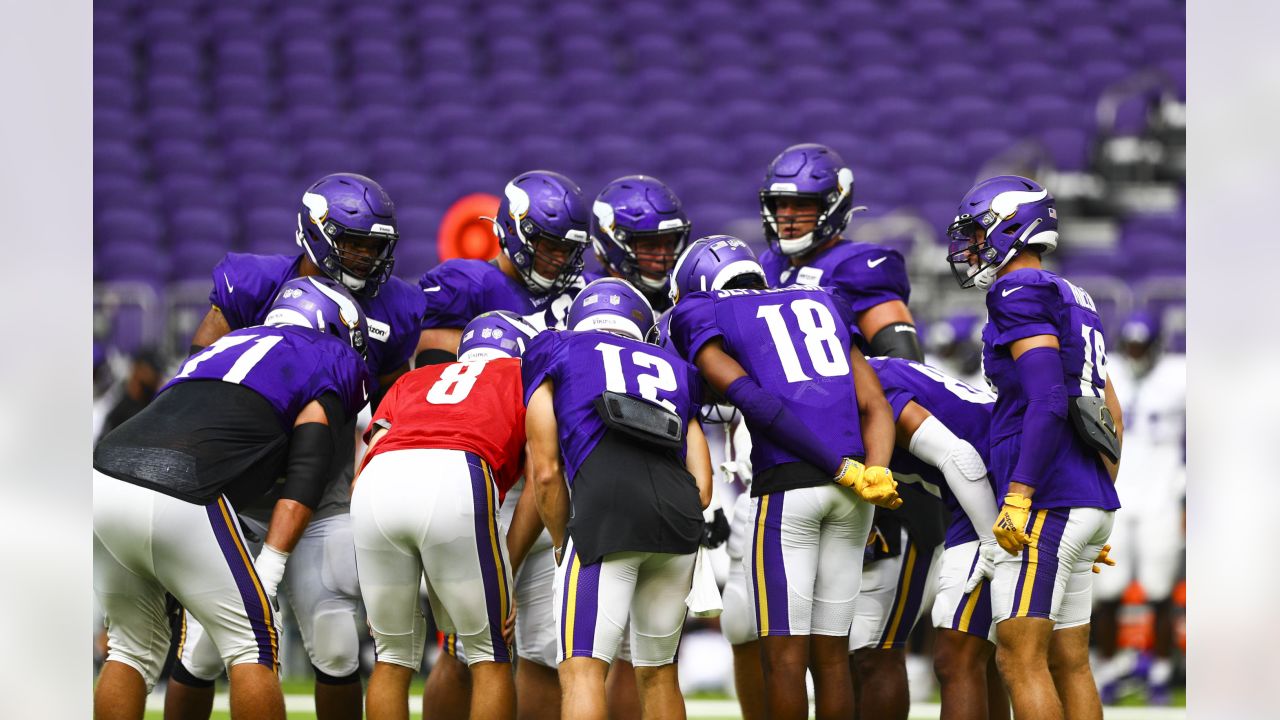 Minnesota Vikings' Adam Thielen during warm-up before during the  International Series NFL match at Twickenham, London. PRESS ASSOCIATION  Photo. Picture date: Sunday October 29, 2017. See PA story GRIDIRON London.  Photo credit