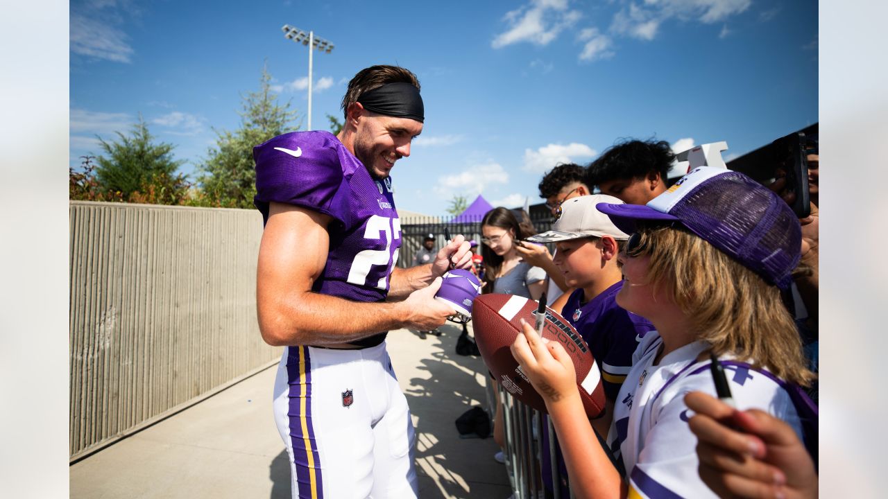 Kirk Cousins Wears No. 66 to Practice in Nod to Punter Ryan Wright