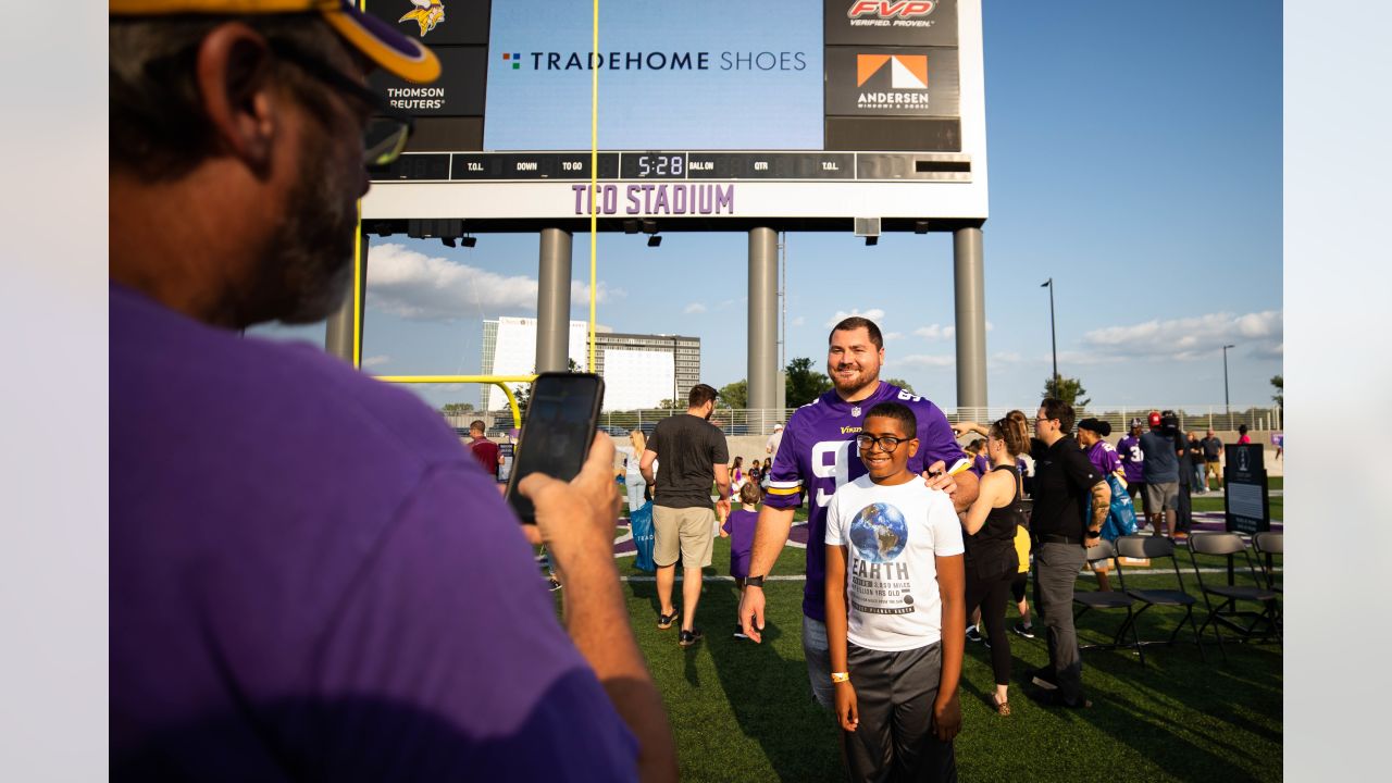 Vikings & Tradehome Shoes Team Up to Surprise 500 Foster Children