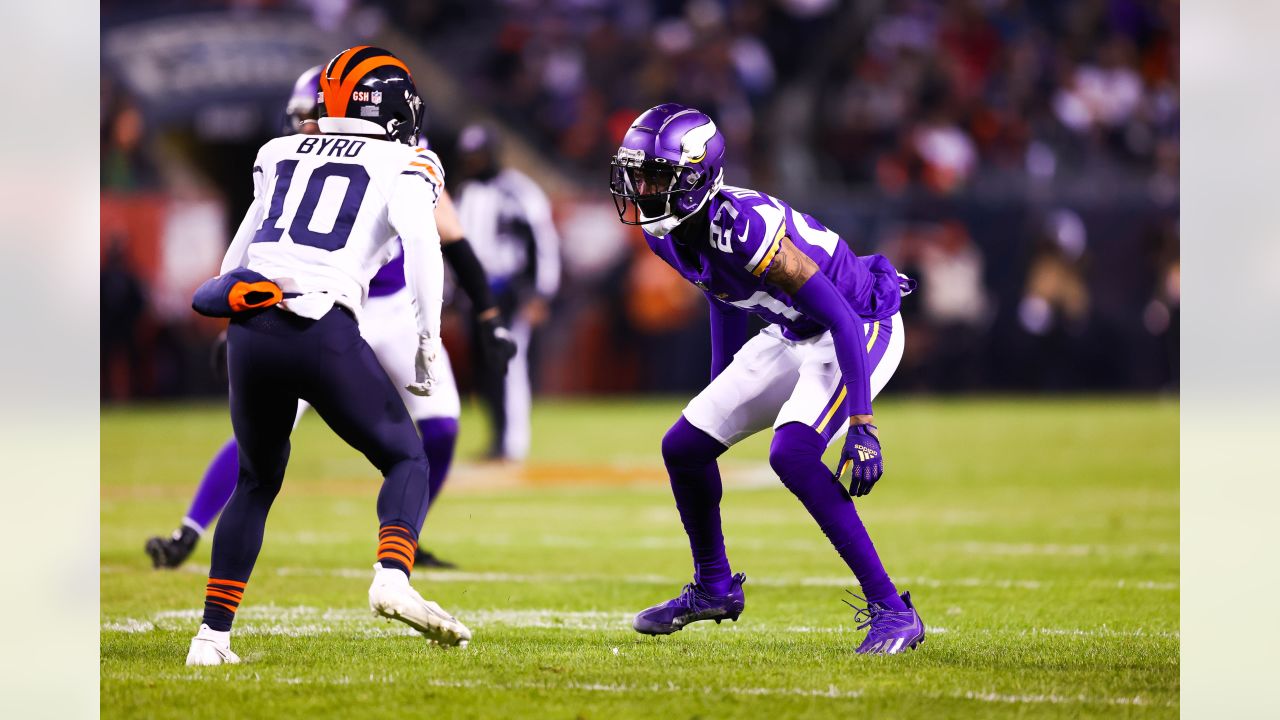 Cousins throws for 2 touchdowns as Vikings beat Bears 17-9 - The