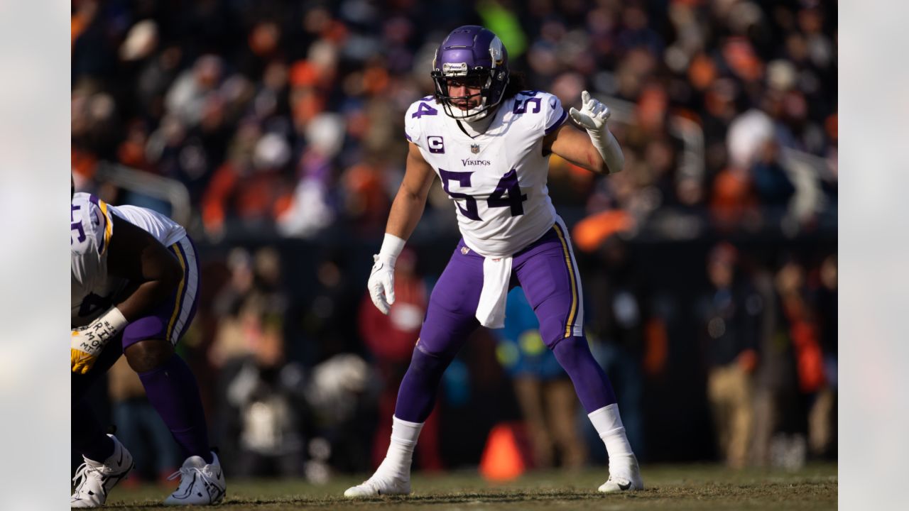 Minnesota Vikings linebacker Eric Kendricks (54) in action during the first  half of an NFL football game against the Arizona Cardinals, Sunday, Oct.  30, 2022 in Minneapolis. (AP Photo/Stacy Bengs Stock Photo - Alamy