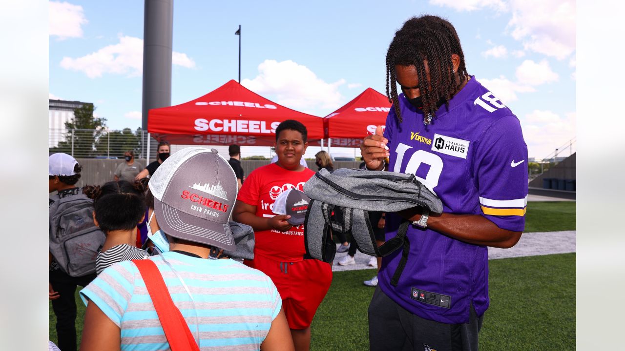 Minnesota Vikings Fan Shop at Eden Prairie SCHEELS