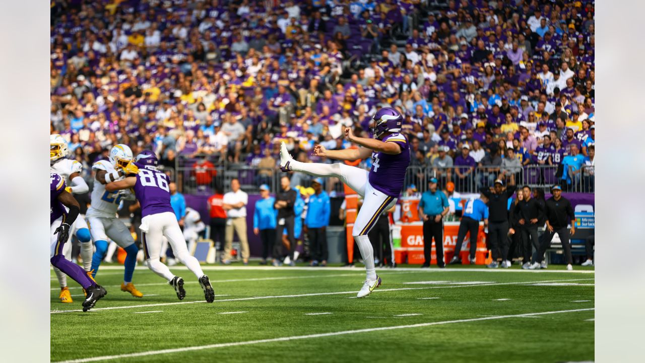 Vikings fans enjoy 'Snow Bowl,' despite frigid loss