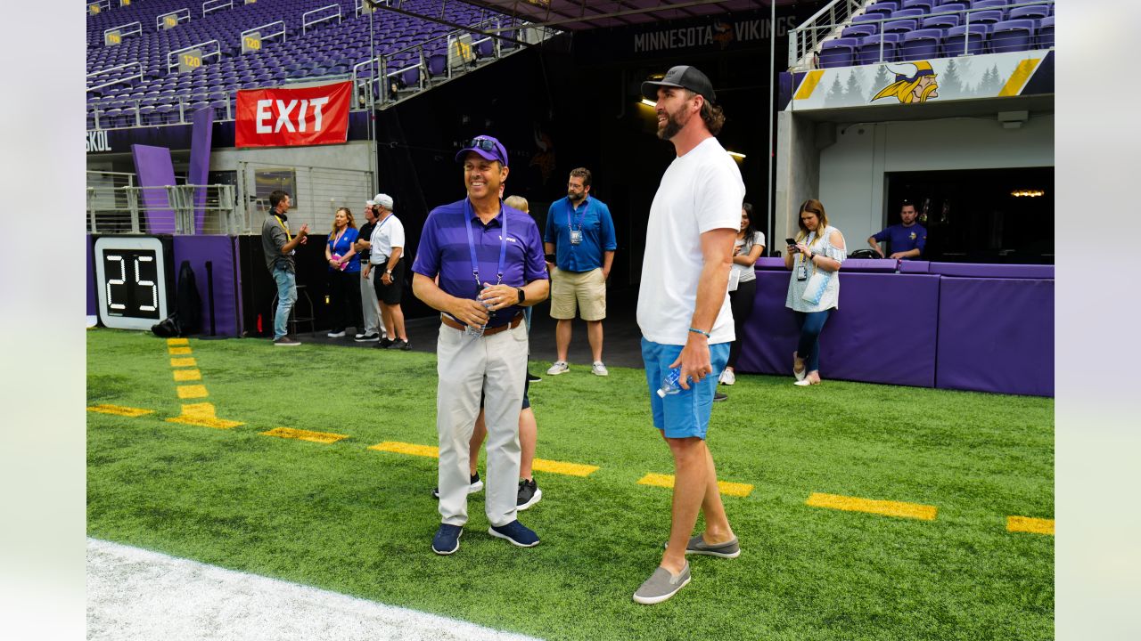 Jared Allen Anticipating 'Fun, Iconic' Clash Between His Former Teams