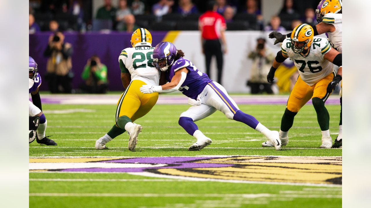 Minnesota Vikings middle linebacker Eric Kendricks reaches for a pass  during the NFL football team's training camp Friday, July 26, 2019, in  Eagan, Minn. (AP Photo/Jim Mone Stock Photo - Alamy