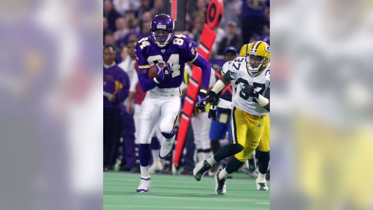 Randy Moss and Ahmad Rashad Announced as Vikings' 2017 Ring of