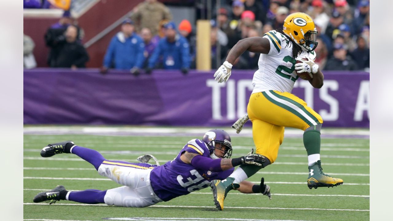 Five quick takeaways: Vikings sloppiness allows Packers to escape with  29-29 tie