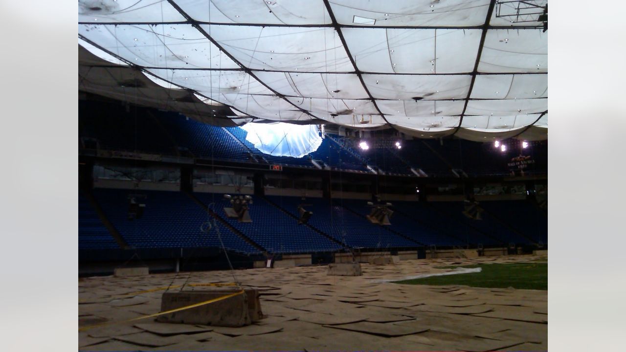 Minneapolis Metrodome's stadium roof collapses in snow blizzard