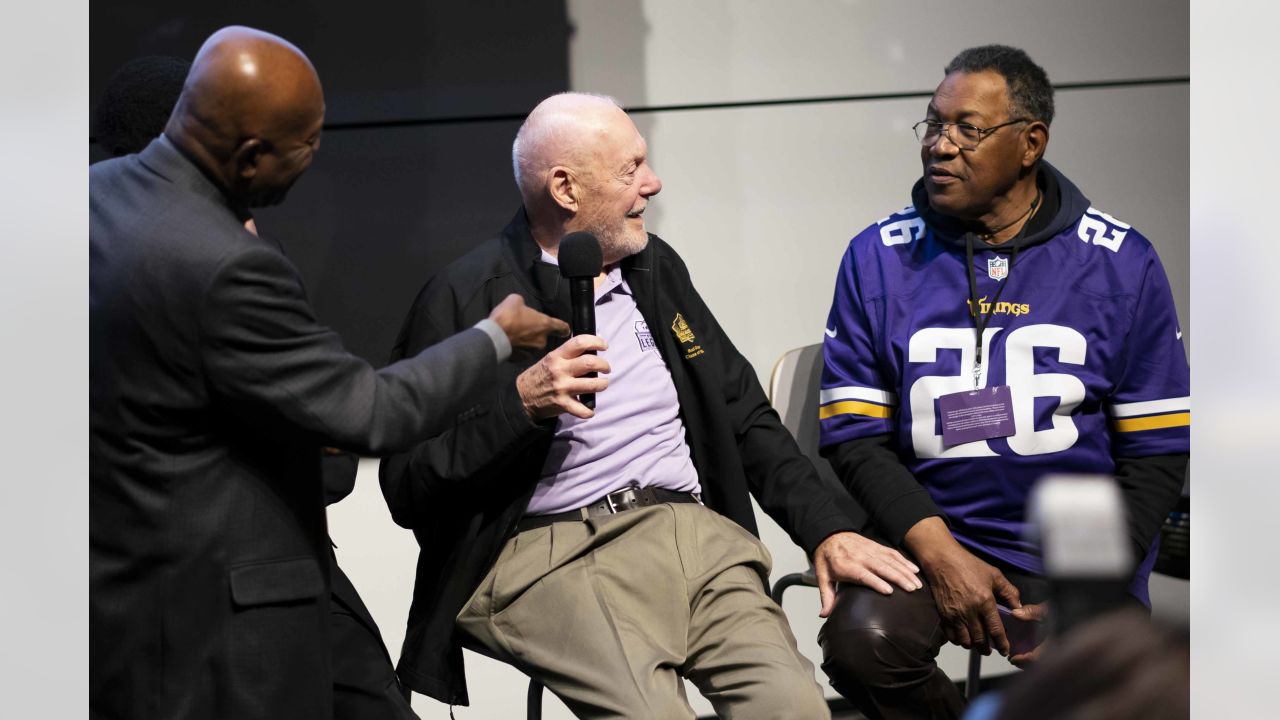 Vikings legends Alan Page & Gene Washington visited The Best Academy