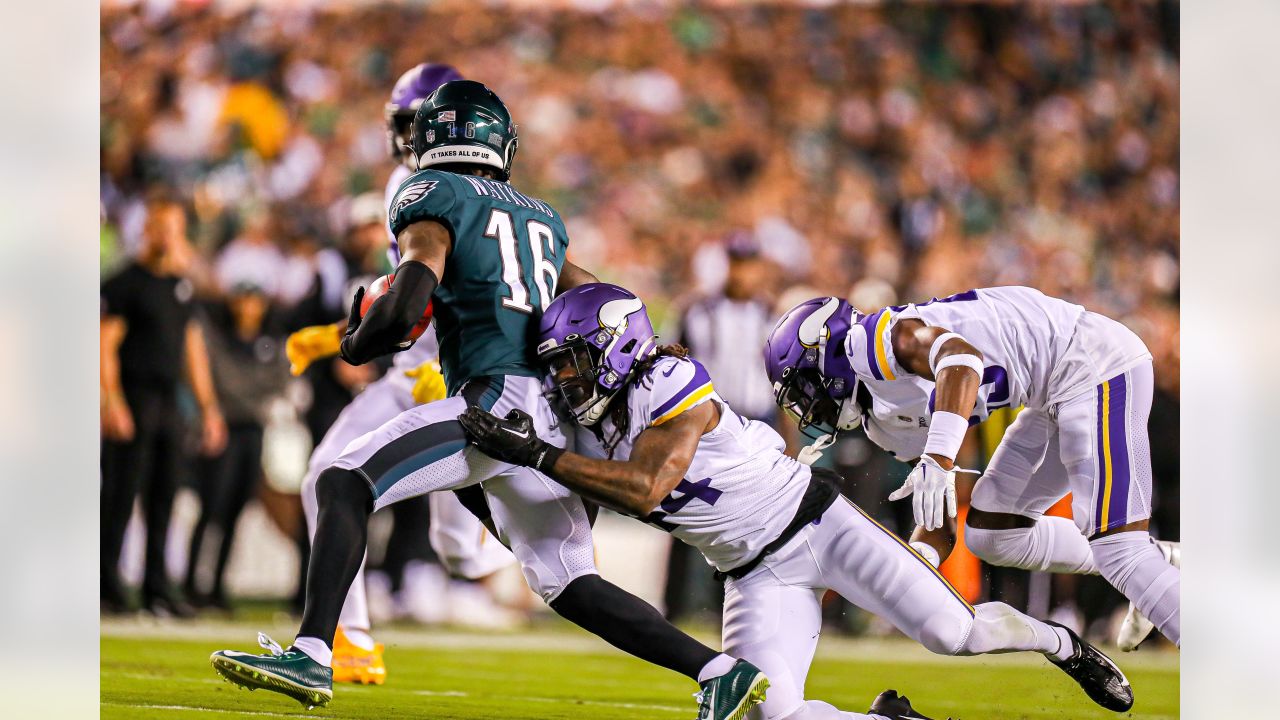 Eagles hammer Vikings with run game on Thursday Night Football