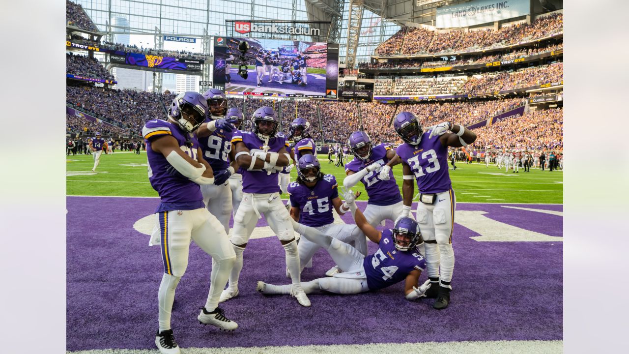 Minnesota Vikings safety Josh Metellus (44) in action during an NFL  football game against the Chicago Bears, Sunday, Jan. 9, 2022 in  Minneapolis. Minnesota won 31-17. (AP Photo/Stacy Bengs Stock Photo - Alamy