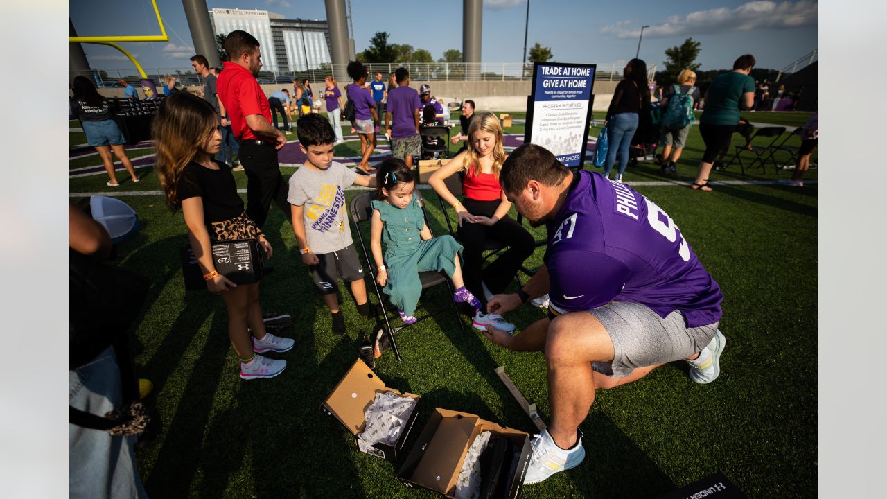 Vikings & Tradehome Shoes Team Up to Surprise 500 Foster Children