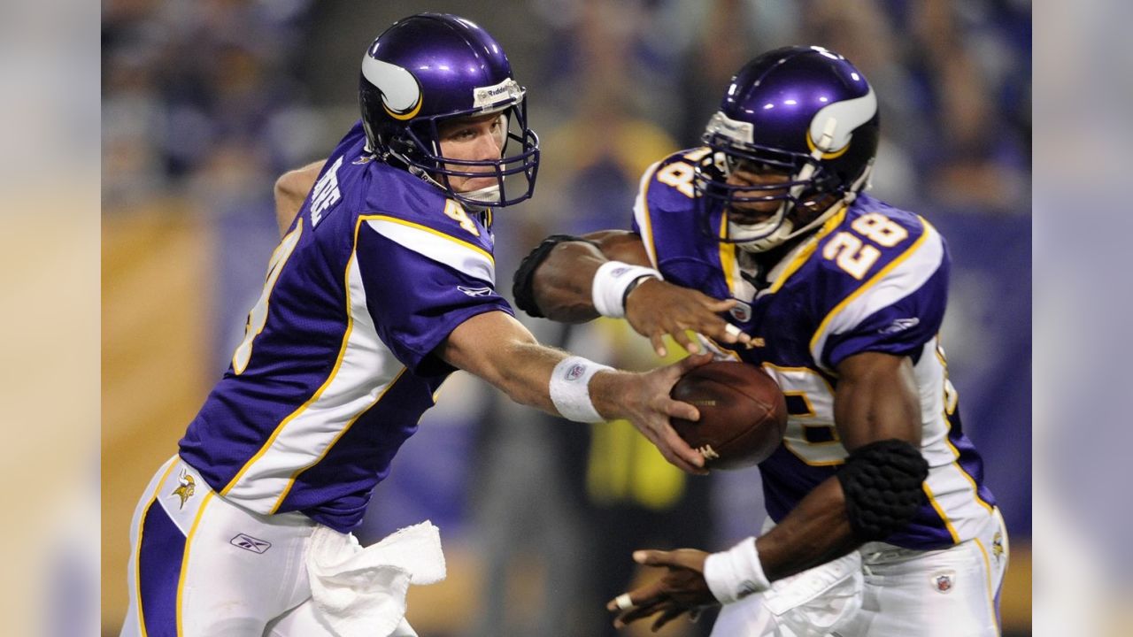 Minnesota Vikings on X: Who was a better free agent signing for the Vikings,  Randall Cunningham or Brett Favre? VOTE:    / X