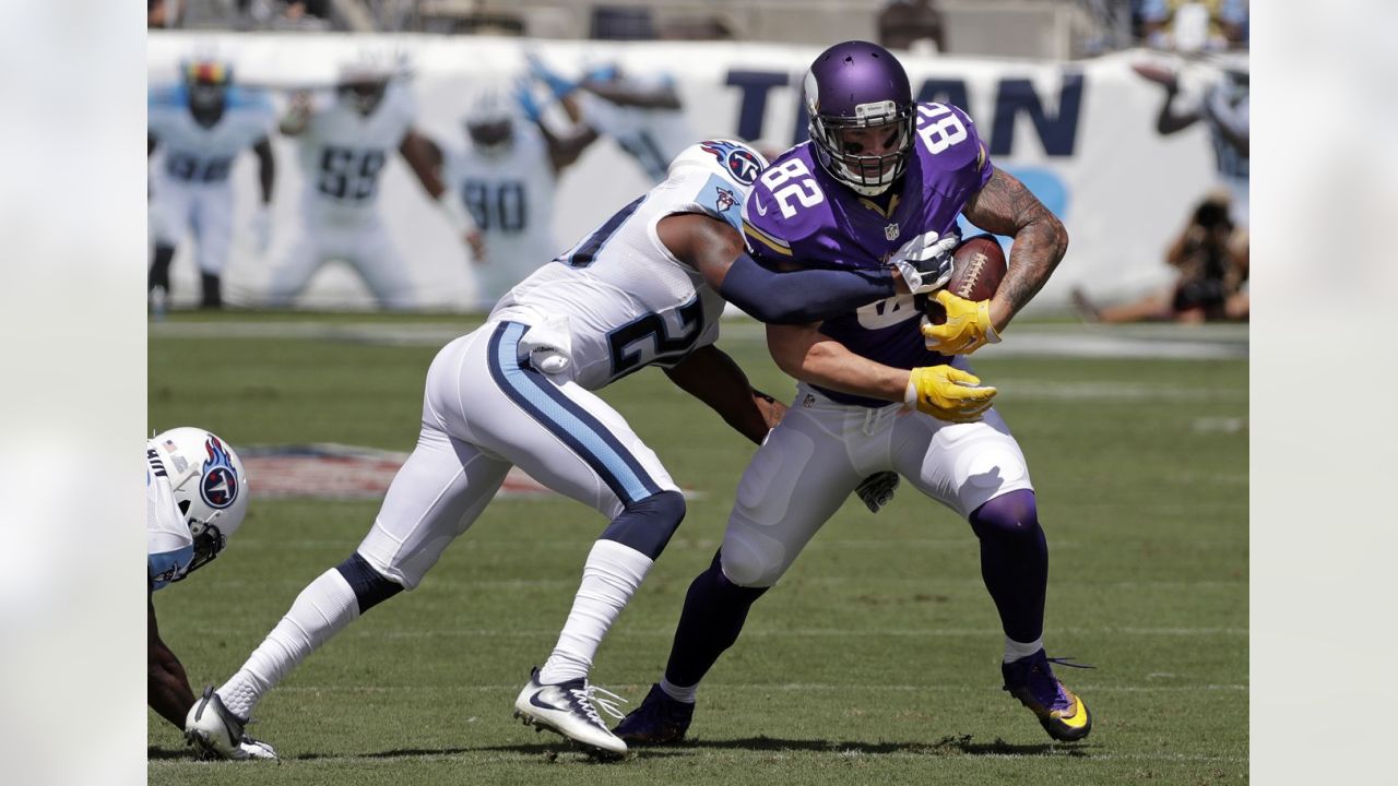 Marcus Mariota Tosses Pick Six to Vikings LB Eric Kendricks