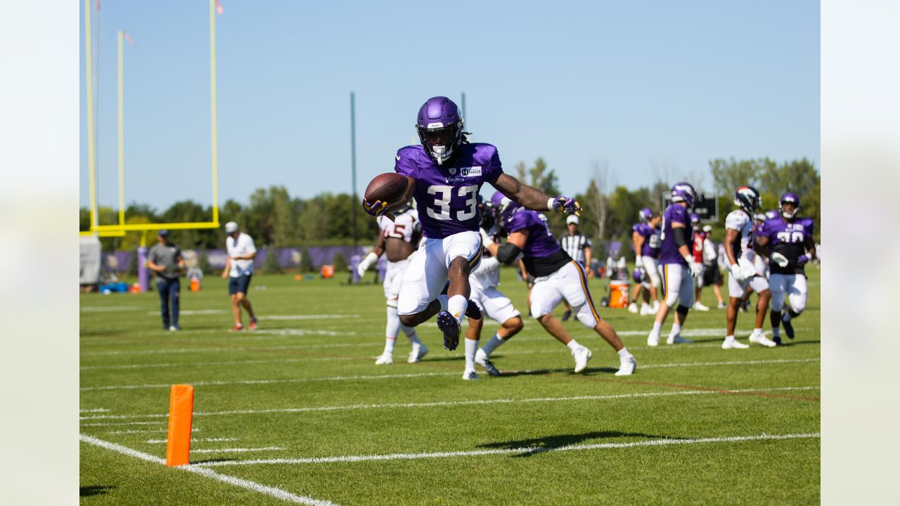 5 Observations: Vikings Have Up-And-Down Day in 1st Practice with Broncos