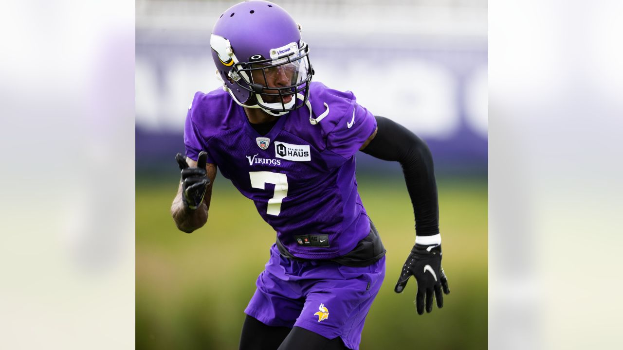 Minnesota Vikings cornerback Andrew Booth Jr. warms up before their game  against the San Francisco 49ers during an NFL preseason football game,  Saturday, Aug. 20, 2022, in Minneapolis. (AP Photo/Craig Lassig Stock