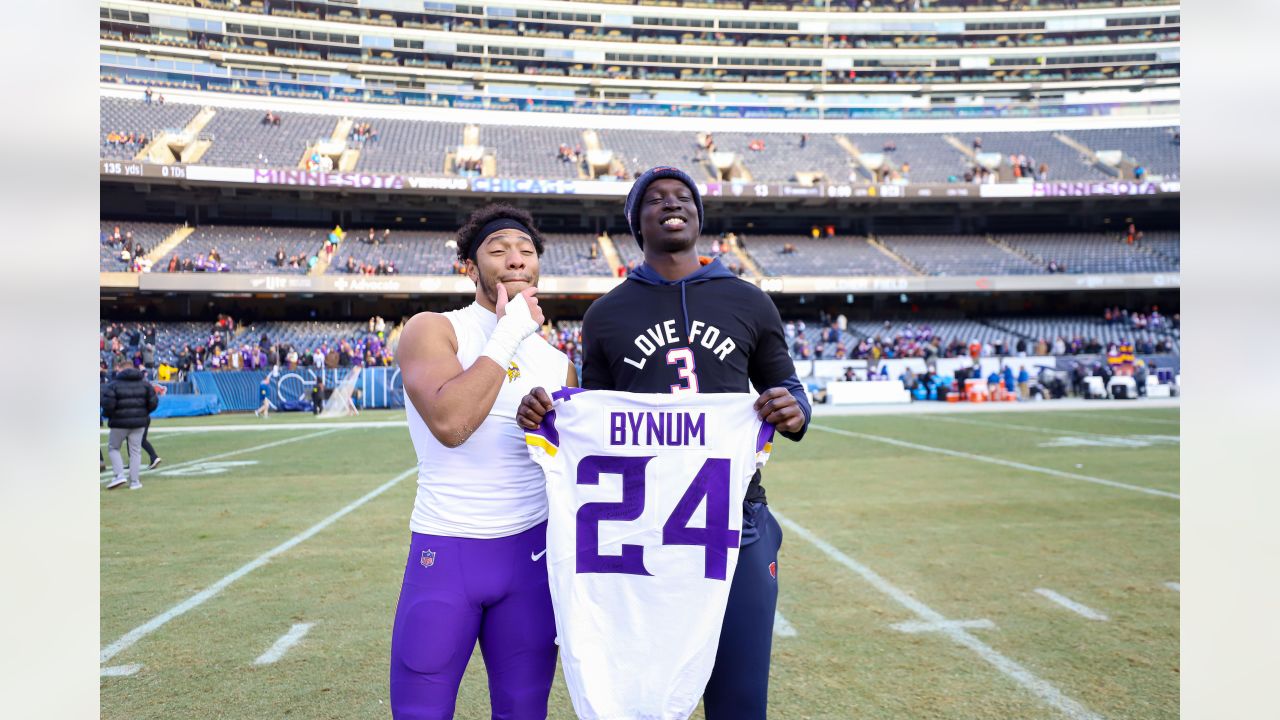 Patrick Peterson does penalty kick celebration while Vikings defeat New  York Giants 27-24