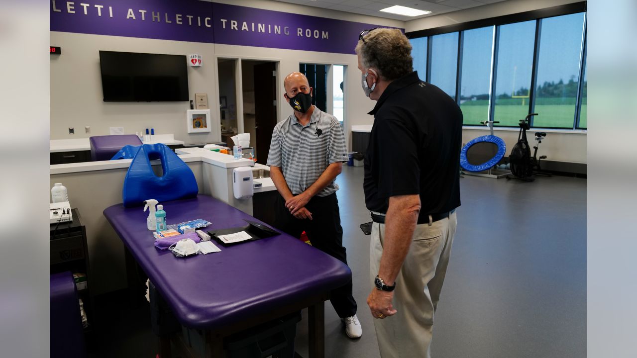 Vikings head athletic trainer tests positive for COVID-19 – SKOR North