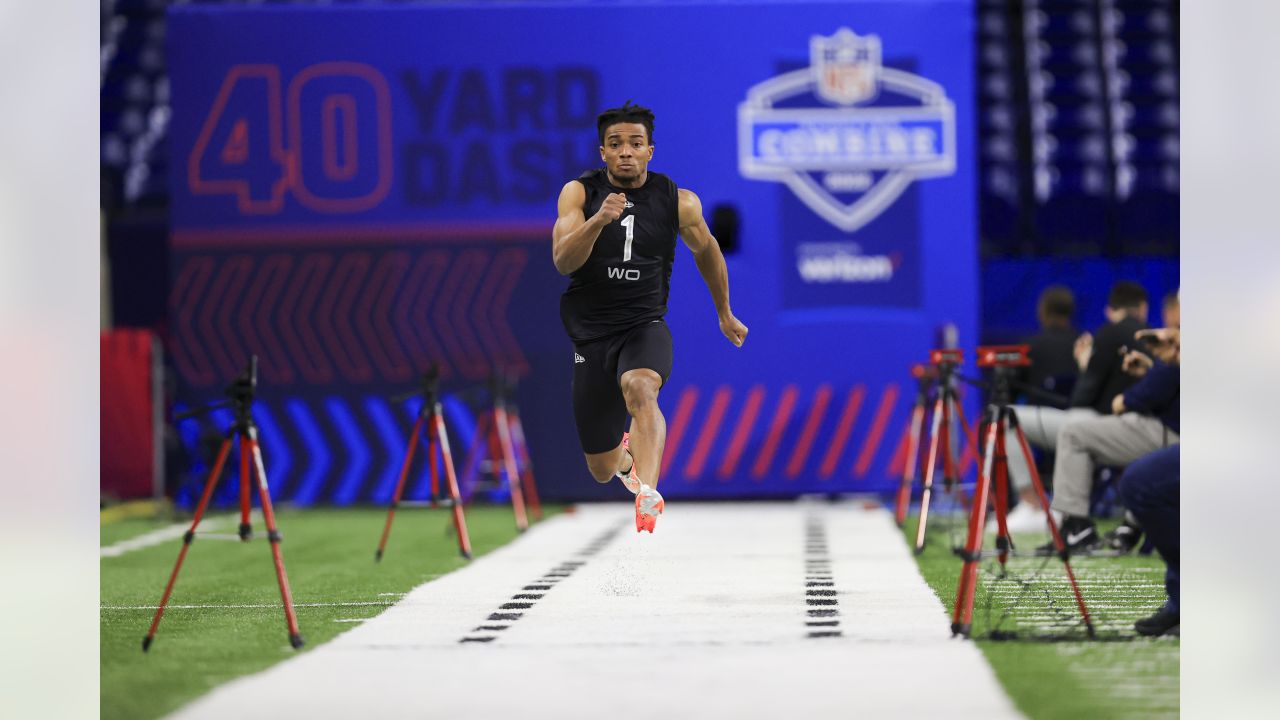 Quarterbacks Run the 40-Yard Dash at 2023 NFL Combine 